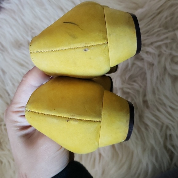 Vintage 80s Bally of Switzerland yellow suede leather flats size 7 - Picture 4 of 8